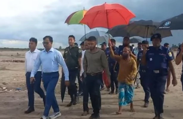 প্রথম দিনেই অ্যাকশনে ডিসি সারওয়ার আলম,  আমি অনুরোধ করব সবাই যেন নিয়ম মানেন এবং আইন মানেন (ভিডিও)